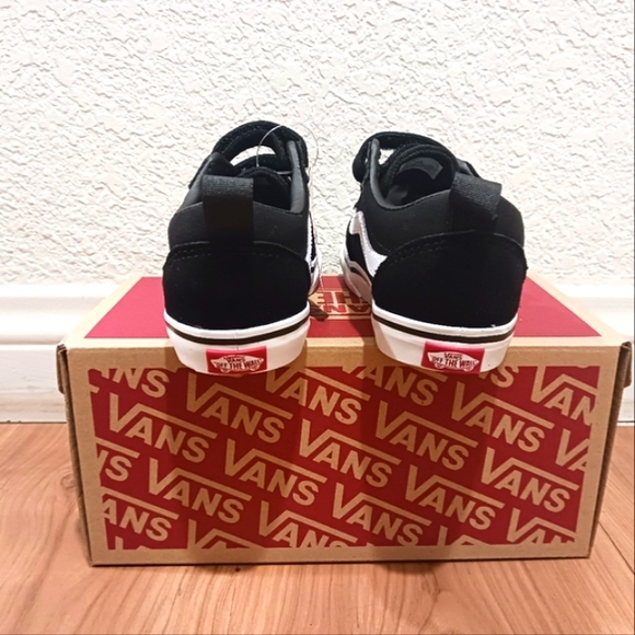 Vans - Picture 4 of 4